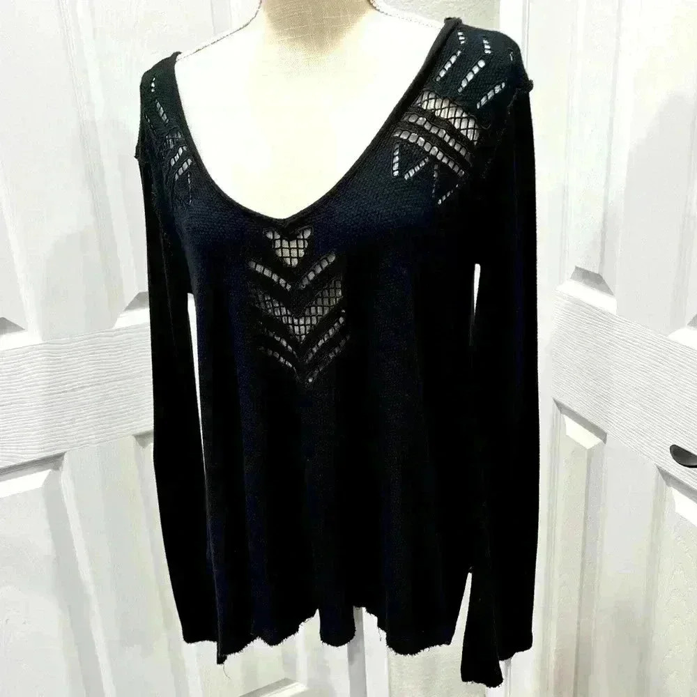 Free People We The Free raw hem long sleeve waffle knit blouse w cut out…